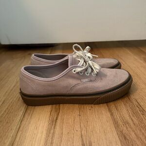 Low top Vans with gum sole